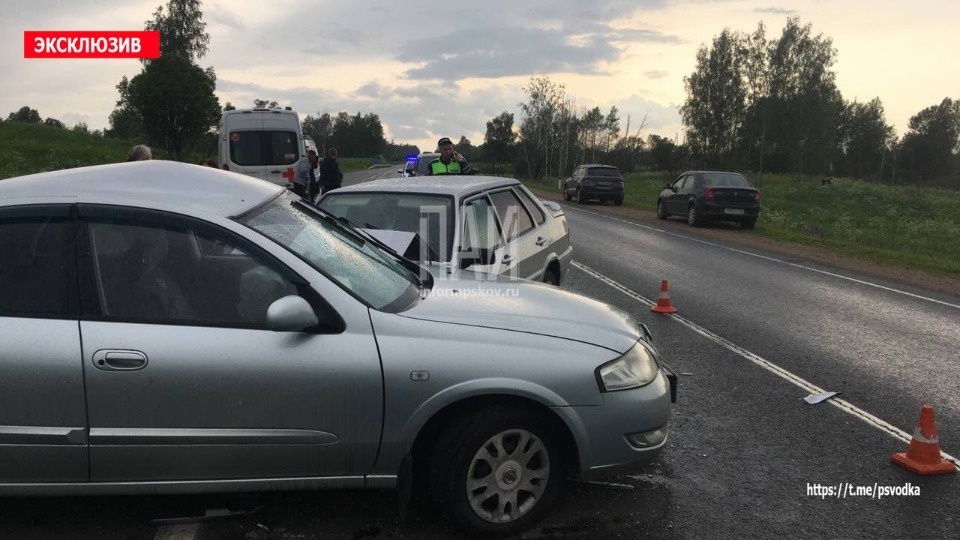 Шесть человек погибли в результате ДТП в Псковской области за неделю Шесть человек погибли в результате ДТП в Псковской области за неделю