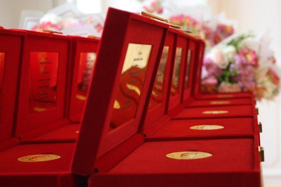 Еще 17 семейным парам Пскова вручили медали «50 лет совместной жизни»