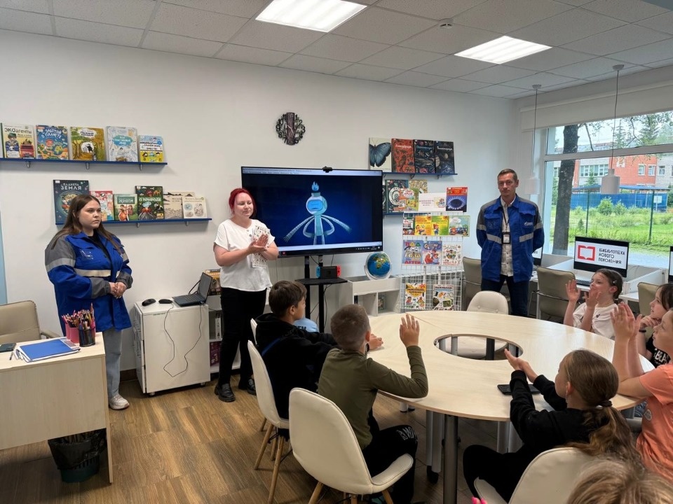 На летних каникулах псковские газовики продолжают знакомить школьников с правилами газовой безопасности 