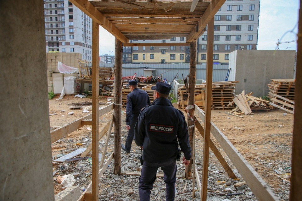 Более 50 нарушений миграционного законодательства выявили в Псковской области в рамках операции «Нелегал-2025» Более 50 нарушений миграционного законодательства выявили в Псковской области в рамках операции «Нелегал-2025»