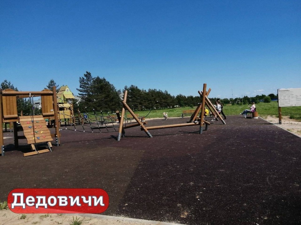 Три детские площадки появились в Псковской области при поддержке губернатор Петербурга Три детские площадки появились в Псковской области при поддержке губернатор Петербурга