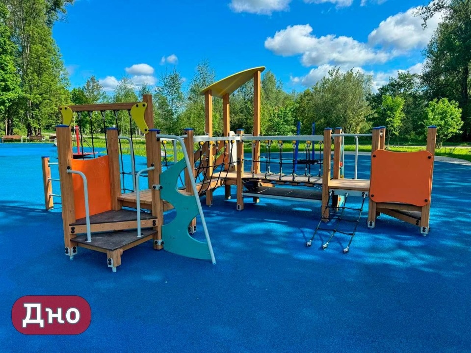 Три детские площадки появились в Псковской области при поддержке губернатор Петербурга Три детские площадки появились в Псковской области при поддержке губернатор Петербурга