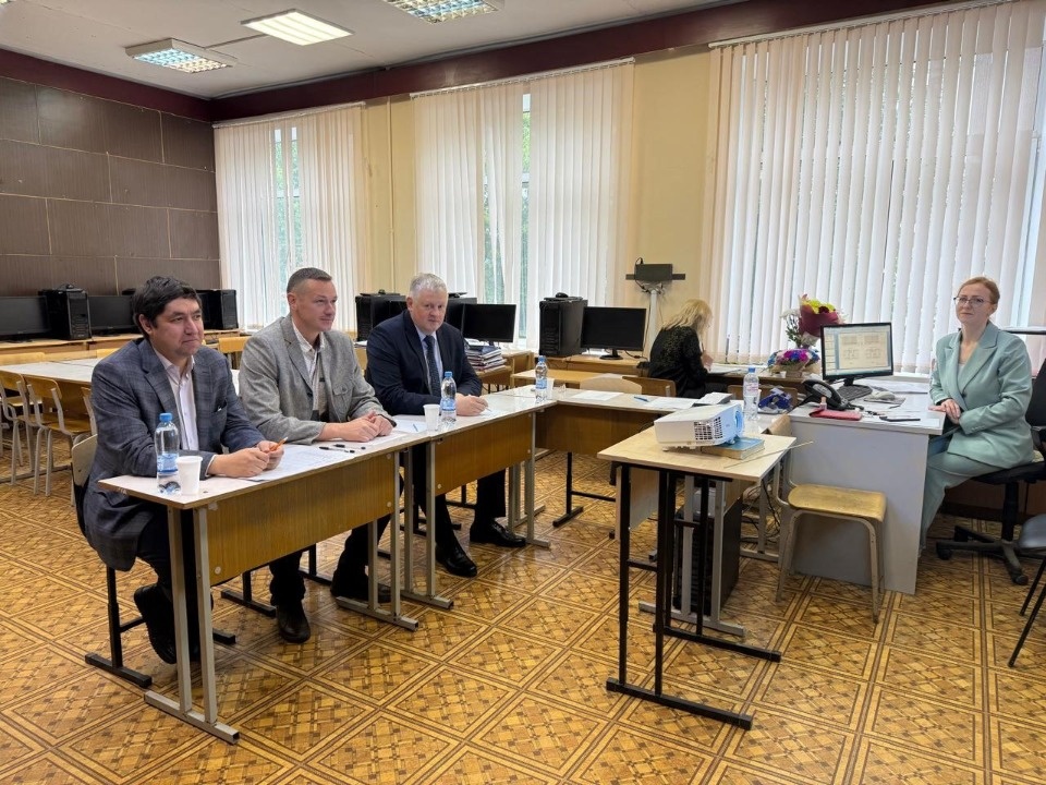 Руководство псковских газовых компаний оценило дипломные работы выпускников Колледжа ПсковГУ