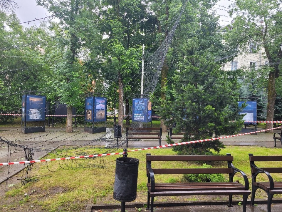 «Звездное небо» упало на улице Пушкина в Пскове 