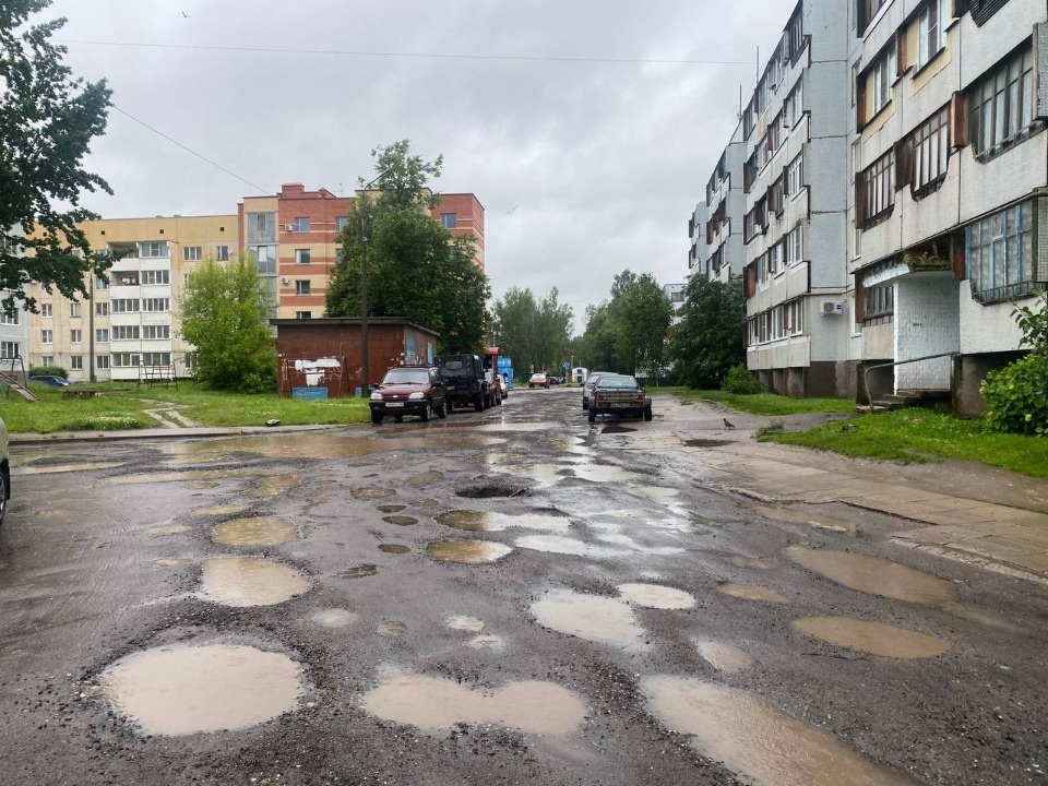 Ряд дворовых территорий благоустроят в Пскове до конца года Ряд дворовых территорий благоустроят в Пскове до конца года