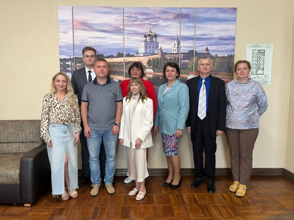 Преимущества программы долгосрочных сбережений обсудили с псковскими профсоюзами