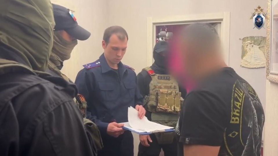 Экс-заместитель главы администрации Пскова и предприниматель подозреваются во взяточничестве  