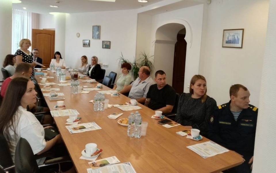 В Отделении СФР по Псковской области прошла встреча с участниками СВО и их семьями