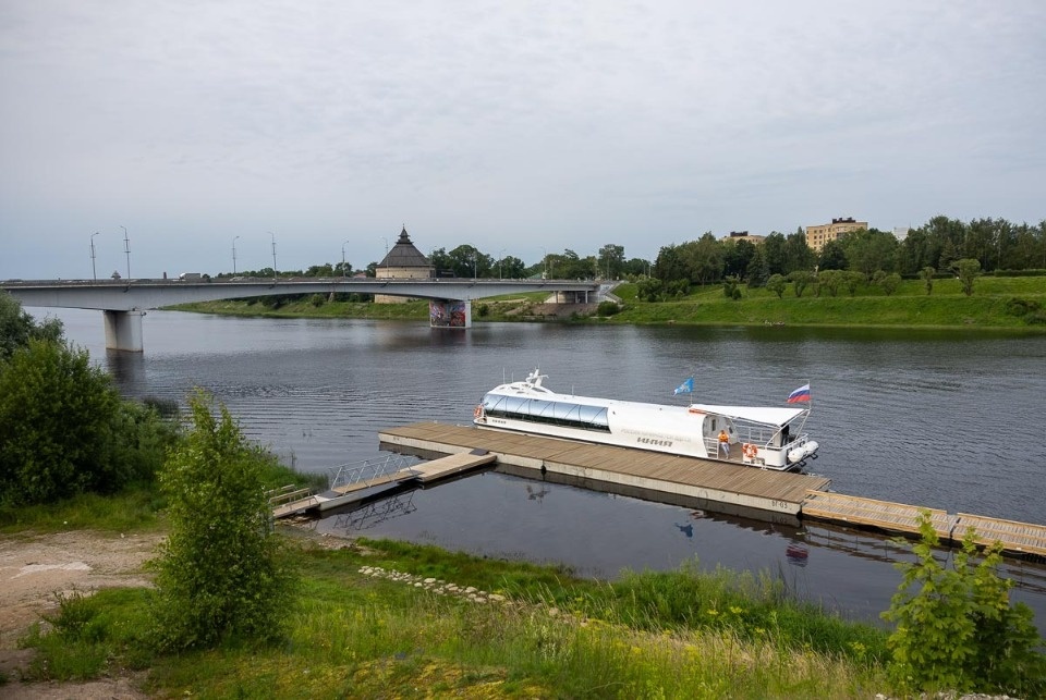 Опубликовано полное расписание прогулок на «Инии» по реке Великой в Пскове Опубликовано полное расписание прогулок на «Инии» по реке Великой в Пскове