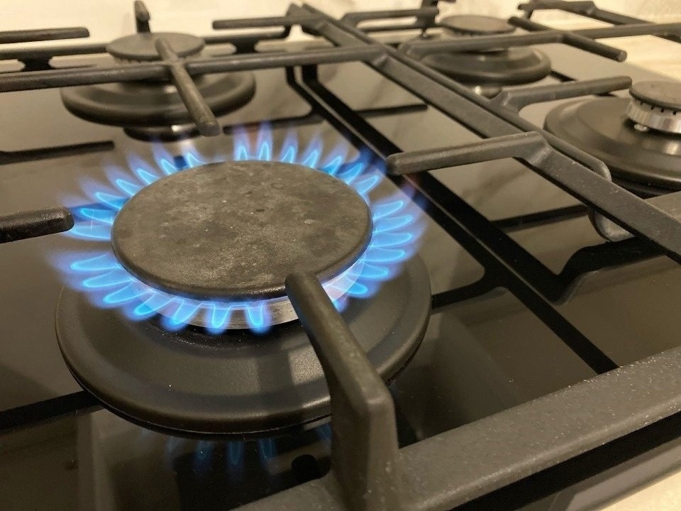 Псковичам разъяснили, надо ли платить за газ, если не живешь в квартире или доме
