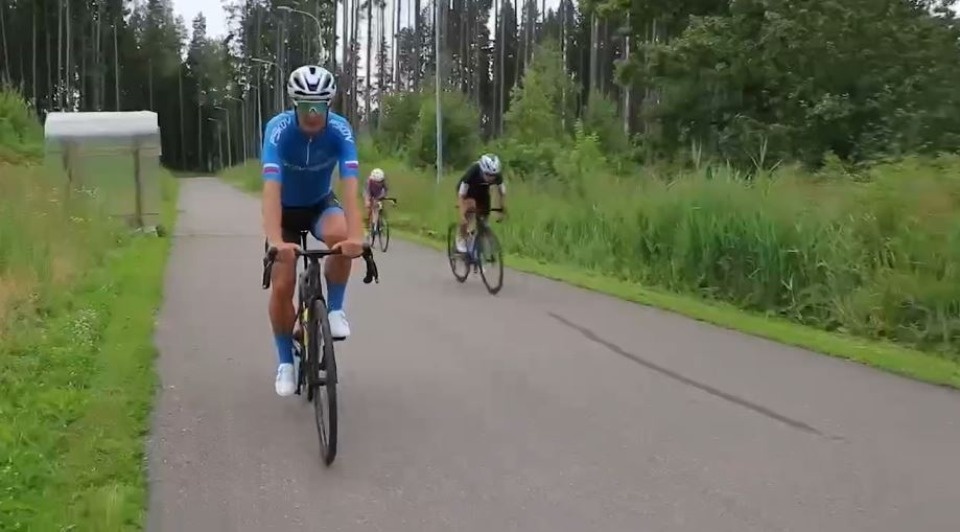 Михаил Ведерников принял решение о покупке спортоборудования псковским за высокие результаты на соревнованиях