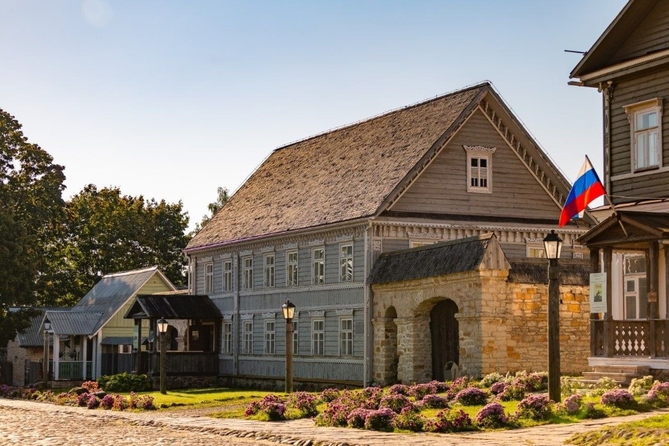 Участники СВО и их семьи смогут бесплатно посетить экскурсию в Изборске в рамках «Музейной недели» Участники СВО и их семьи смогут бесплатно посетить экскурсию в Изборске в рамках «Музейной недели»