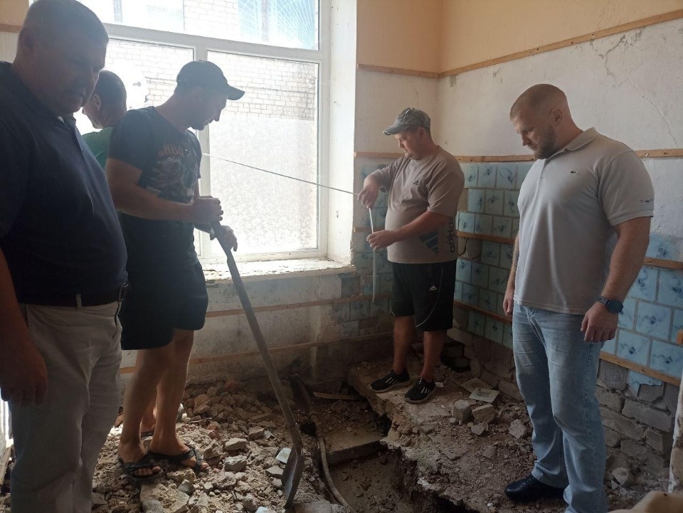 Псковские специалисты отремонтируют санузлы в одной и херсонских школ Псковские специалисты отремонтируют санузлы в одной и херсонских школ