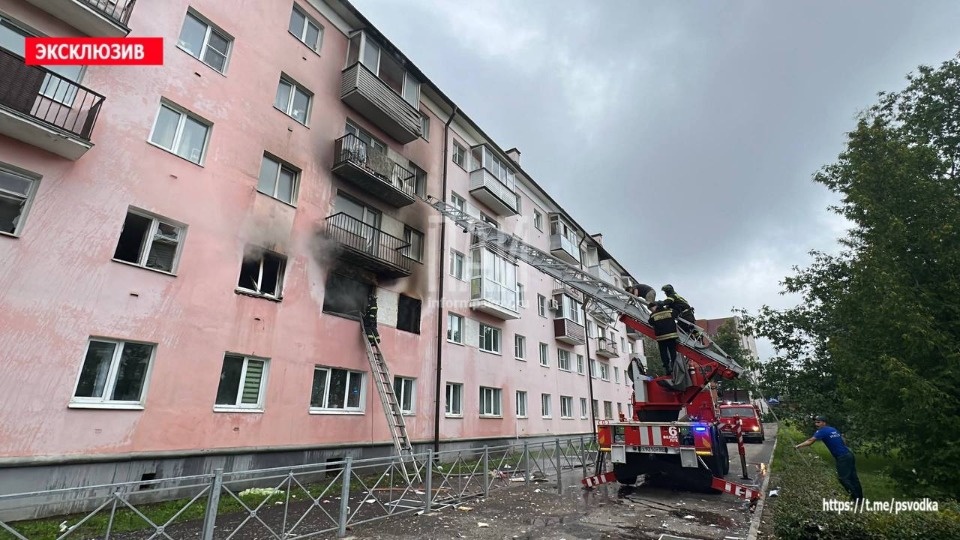 Взрыв бытового газа произошел в пятиэтажке в Великих Луках Взрыв бытового газа произошел в пятиэтажке в Великих Луках