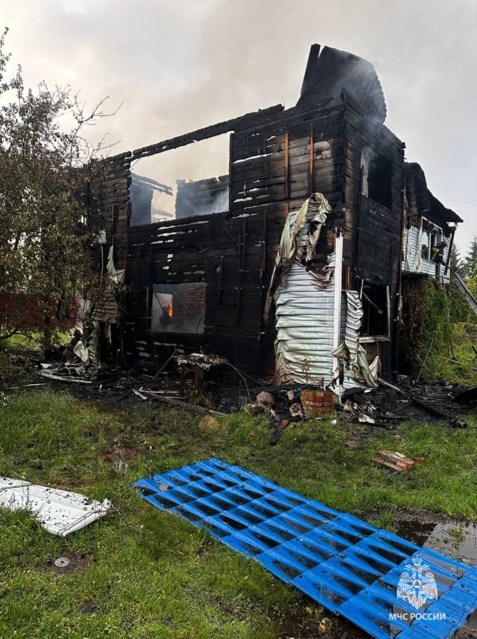 Мужчина погиб на пожаре в жилом доме в великолукской деревне Мужчина погиб на пожаре в жилом доме в великолукской деревне