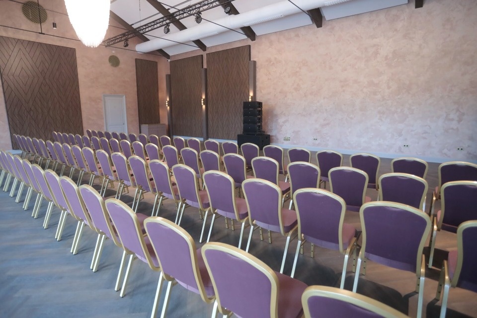 Первый пятизвездочный Первый пятизвездочный