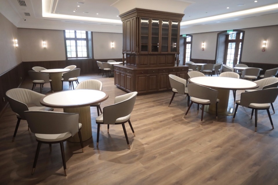 Первый пятизвездочный Первый пятизвездочный