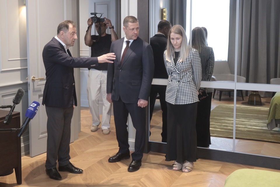 Первый пятизвездочный Первый пятизвездочный