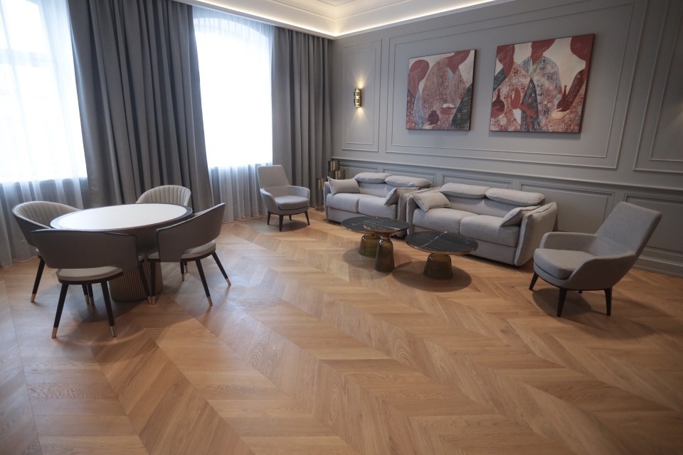 Первый пятизвездочный Первый пятизвездочный