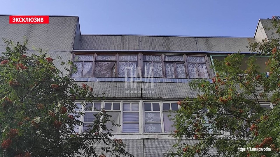 Пенсионерка разбилась насмерть, выпав из окна жилого дома в Дедовичах Пенсионерка разбилась насмерть, выпав из окна жилого дома в Дедовичах