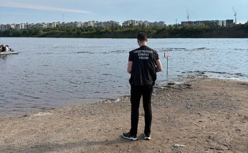 Следователи проводят проверку по факту гибели женщины в реке в Пскове