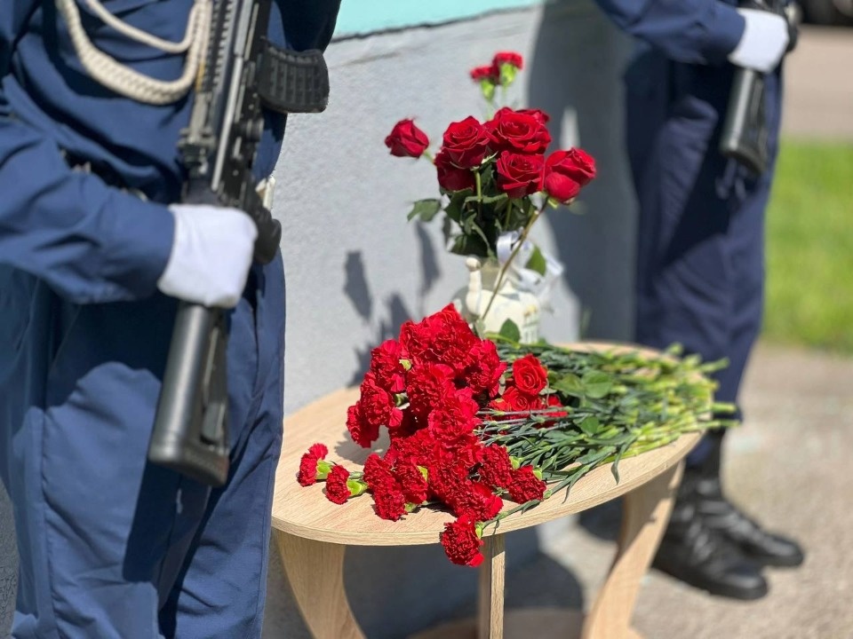 В Пскове открыли мемориальную доску гвардии подполковнику Ивану Поздееву В Пскове открыли мемориальную доску гвардии подполковнику Ивану Поздееву