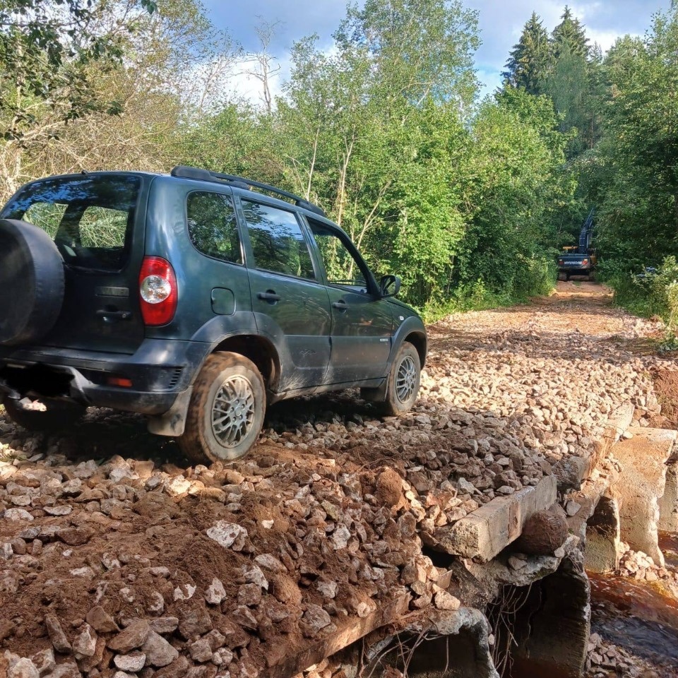 Работы по восстановлению переправы через реку Веенку в Гдовском районе Работы по восстановлению переправы через реку Веенку в Гдовском районе