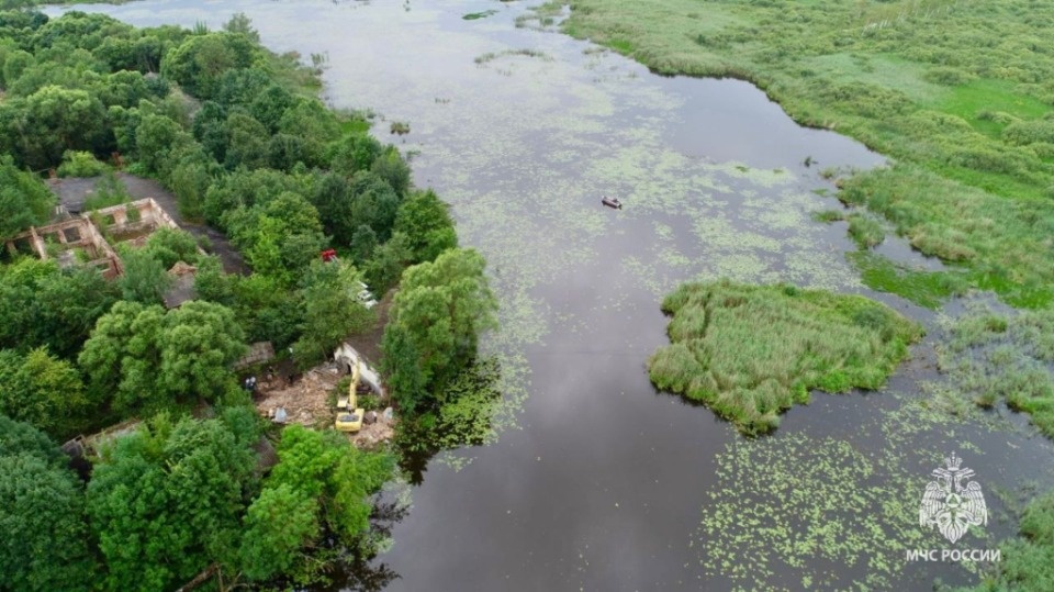 В Невельском районе ликвидировали плавучий остров В Невельском районе ликвидировали плавучий остров