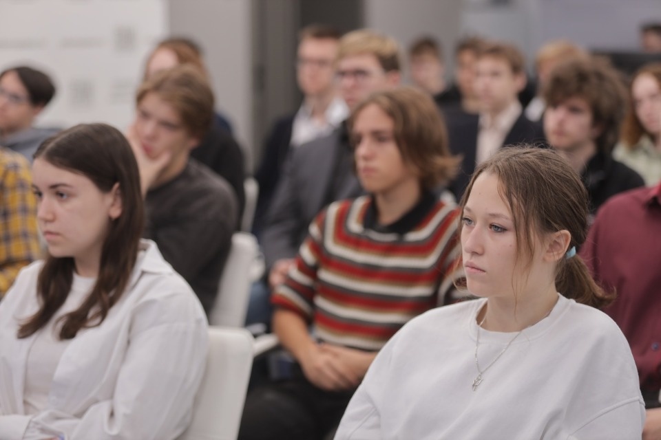 Школьники Пскова смогут узнать о профессиях в новом цифровом шоу от «Билета в будущее»