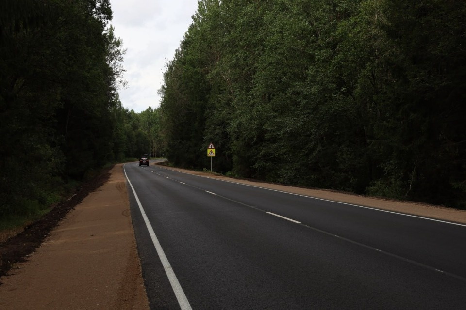 В Стругокрасненском районе обновили дорогу Цапелька – Новоселье – Струги Красные – Плюсса В Стругокрасненском районе обновили дорогу Цапелька – Новоселье – Струги Красные – Плюсса