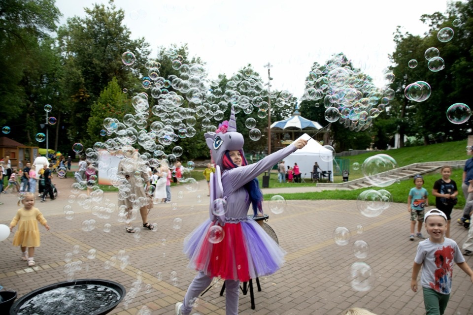 Флешмобы и инклюзивные танцы ждут участников фестиваля «Детство без преград» в Пскове Флешмобы и инклюзивные танцы ждут участников фестиваля «Детство без преград» в Пскове