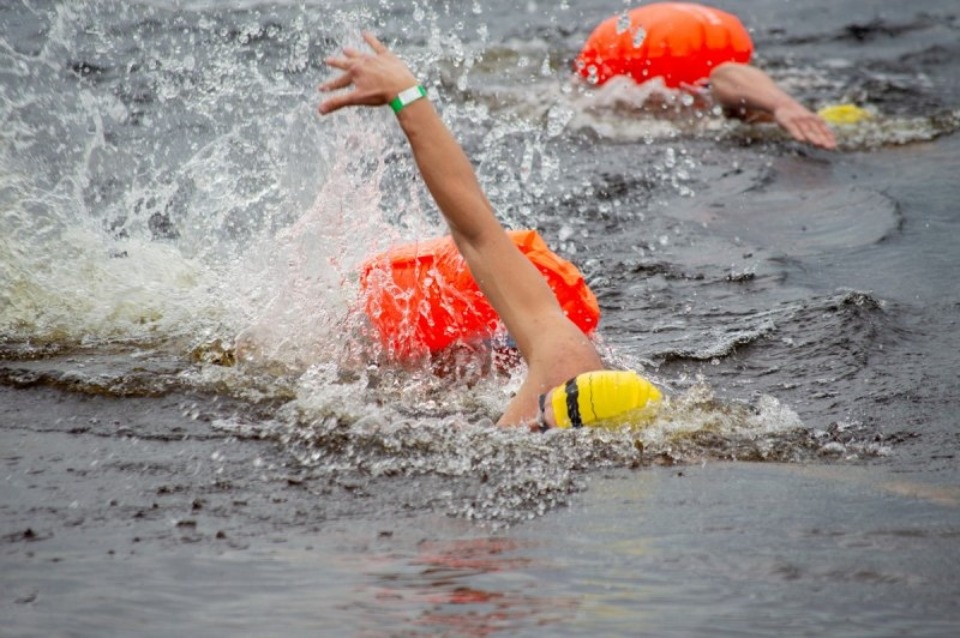 Порядка 150 пловцов примут участие в заплыве на открытой воде Swimcup в Пскове