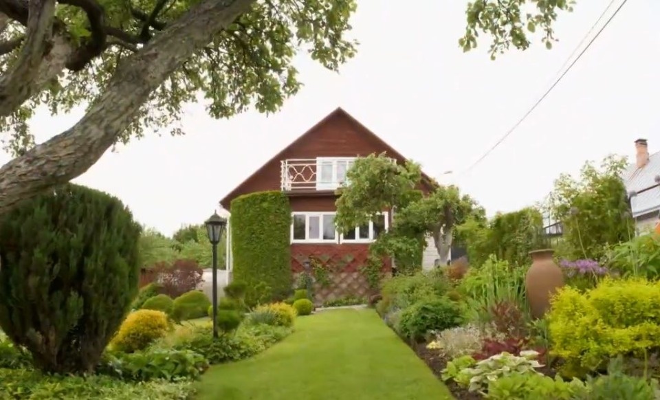 Псковичка рассказала о своем саде на шоу Андрея Малахова на «России 1» Псковичка рассказала о своем саде на шоу Андрея Малахова на «России 1»