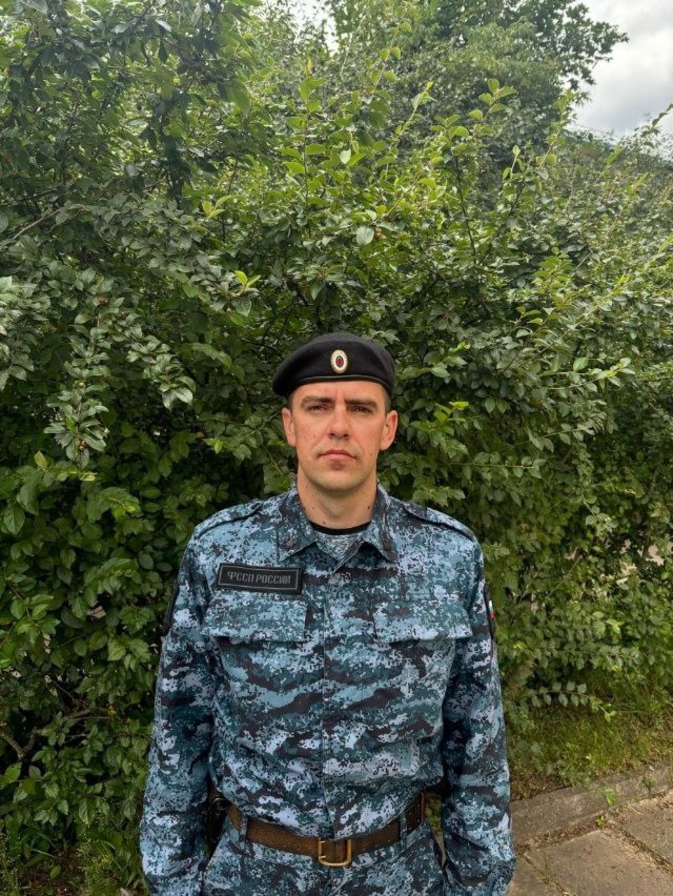 Должник попытался сбежать от судебных приставов в Великих Луках Должник попытался сбежать от судебных приставов в Великих Луках