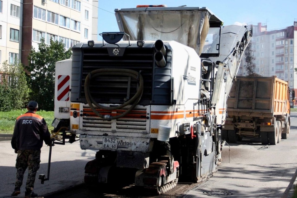 Масштабный ямочный ремонт продолжается в Пскове 