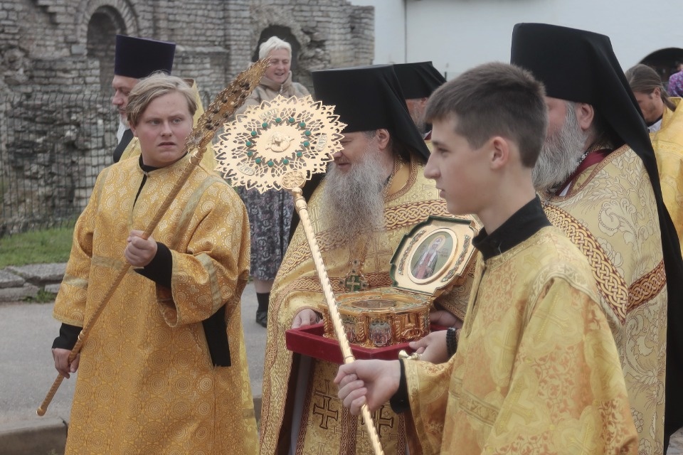 На родной земле