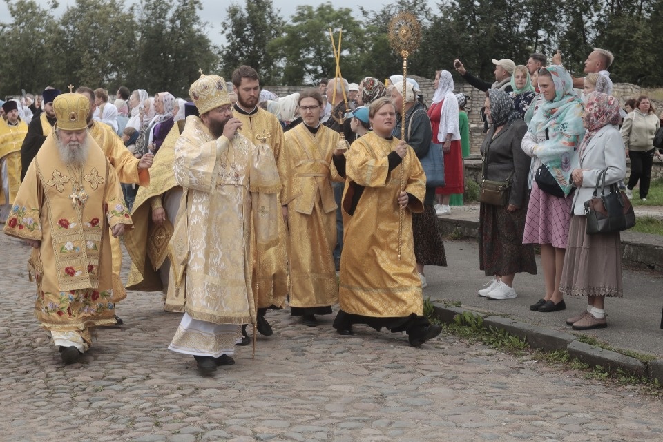На родной земле