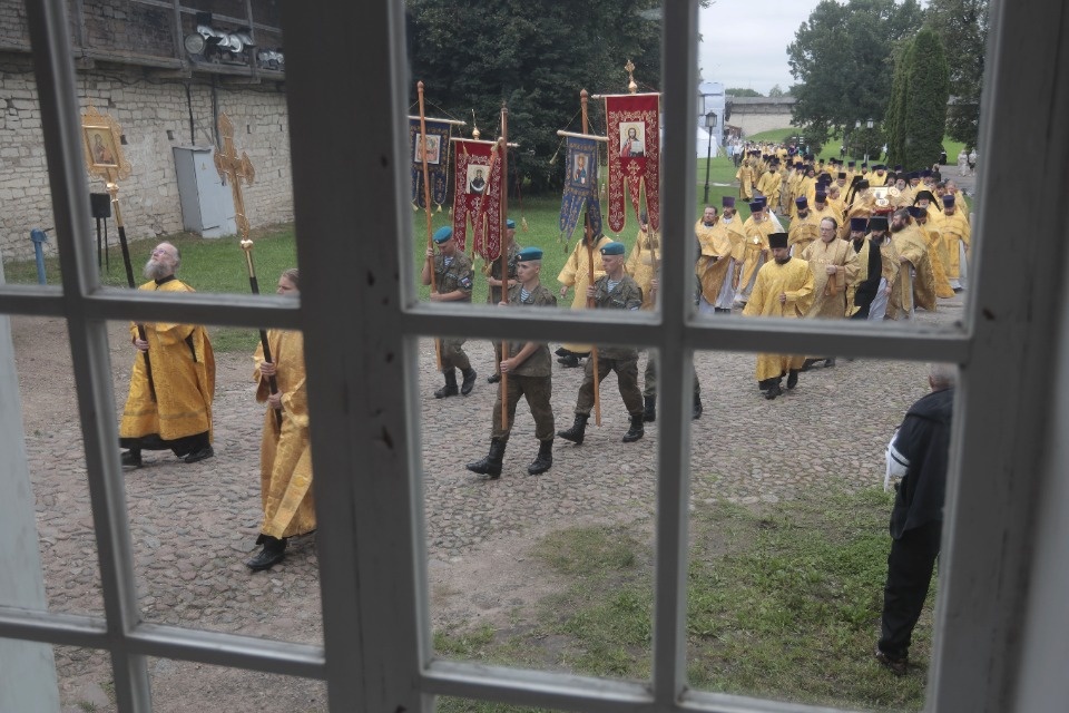 На родной земле