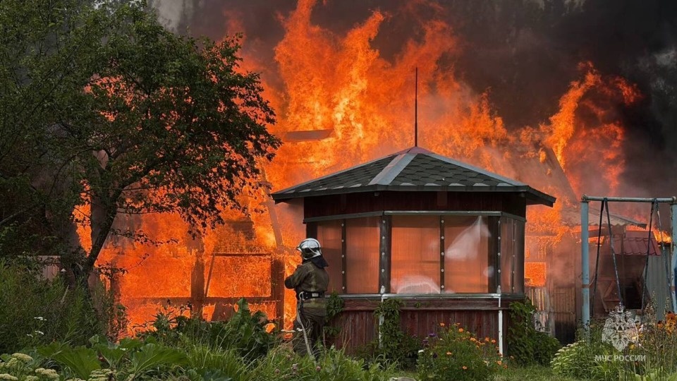 Баня горела в деревне Амосово Псковского района Баня горела в деревне Амосово Псковского района
