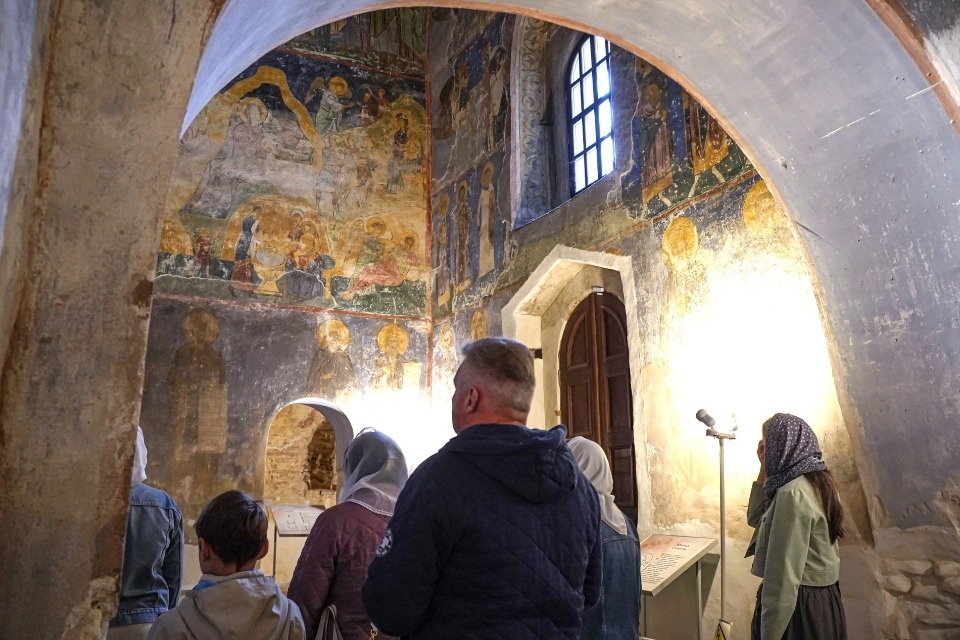 Богослужение прошло в недействующем Спасо-Преображенском соборе Пскова в день Преображения Господня