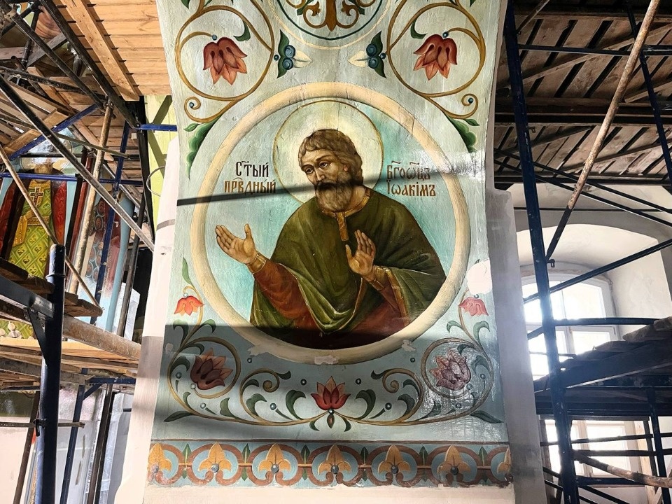 Живопись реставрируют в церкви Сорока мучеников Севастийских в Печорах
