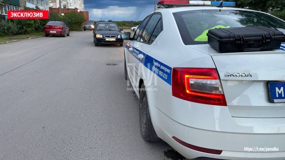 В Острове девушка на иномарке сбила ребенка В Острове девушка на иномарке сбила ребенка