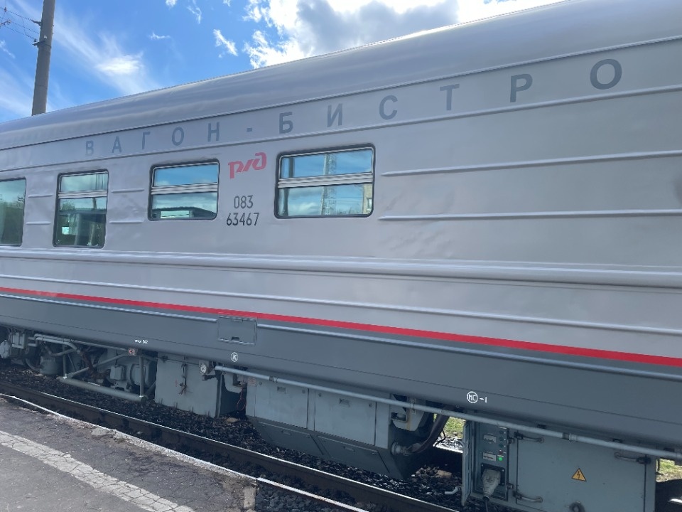 Псковские прокуроры выявили нарушения в вагоне-ресторане пассажирского поезда