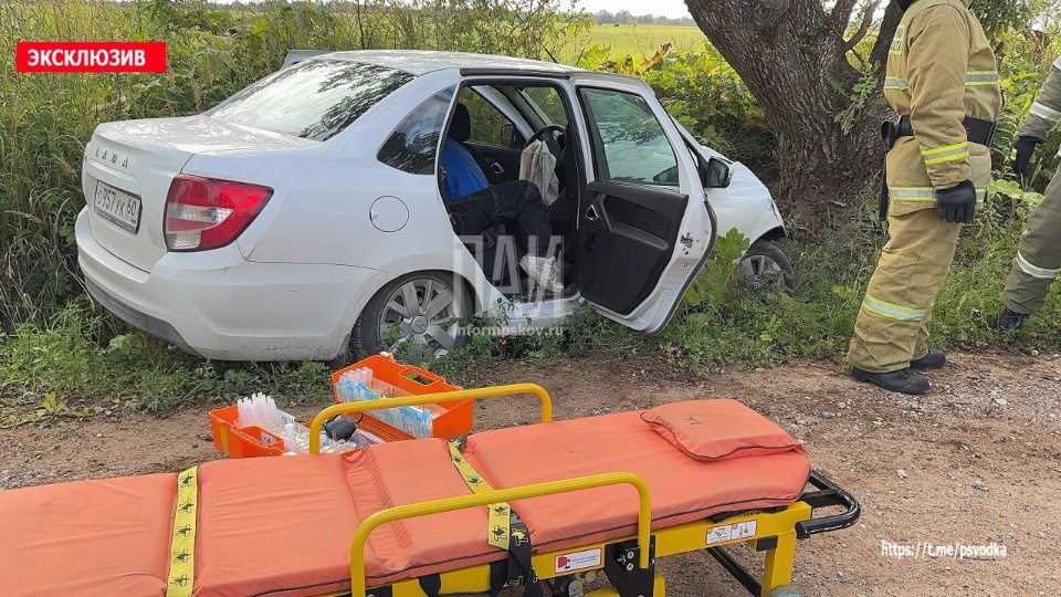 Девочку госпитализировали в результате ДТП в Печорском районе