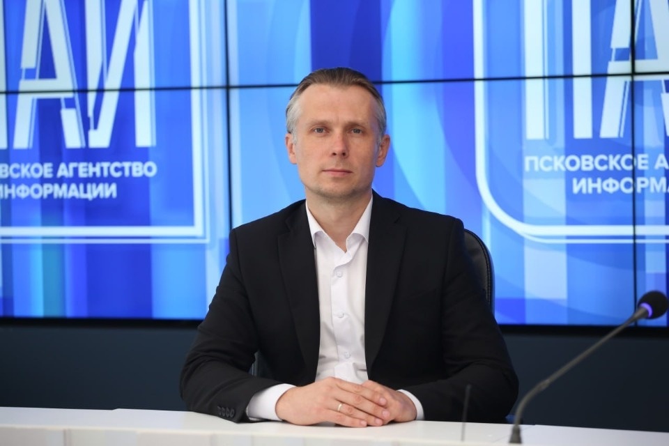 Начальник псковского «цифрового» управления: Разговоры пользователей мессенджер МАХ не прослушивает