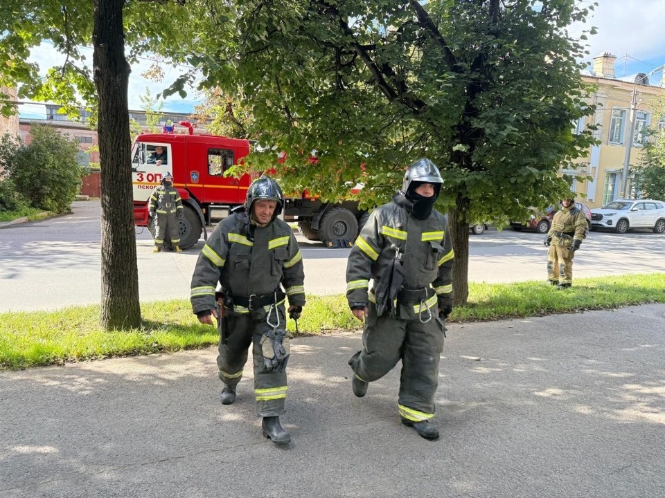 В Пскове прошли учебно-тренировочные занятия по ликвидации последствий взрыва бытового газа