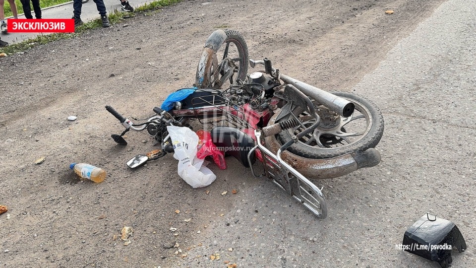 16-летнего скутериста госпитализировали после ДТП в Псковском районе 16-летнего скутериста госпитализировали после ДТП в Псковском районе