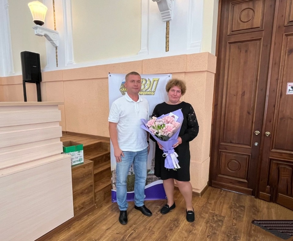 Валентина Семенова вновь избрана председателем псковского электропрофсоюза Валентина Семенова вновь избрана председателем псковского электропрофсоюза