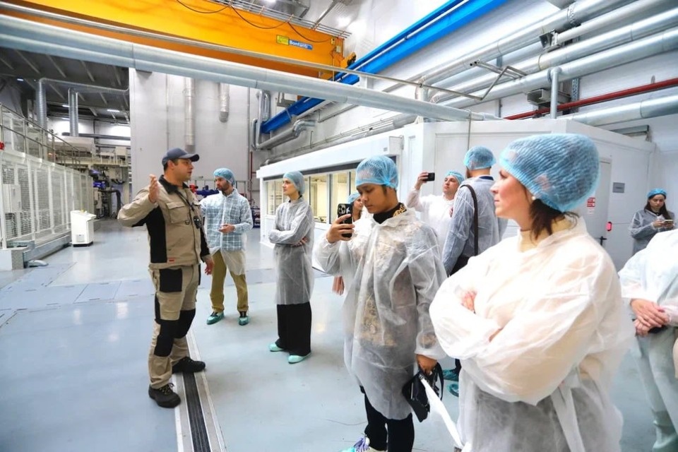 Тревел-блогеры посетили завод «Титан-Полимер»