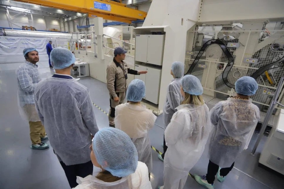 Тревел-блогеры посетили завод «Титан-Полимер»